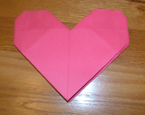 Origami heart bookmarks – Here are some little folded heart bookmarks you 