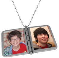 Make Mom Lockets / Photo Necklaces