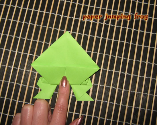 Make an origami frog that really jumps! - It's Always Autumn