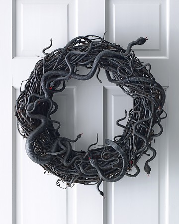 Wriggling Snake Wreath
